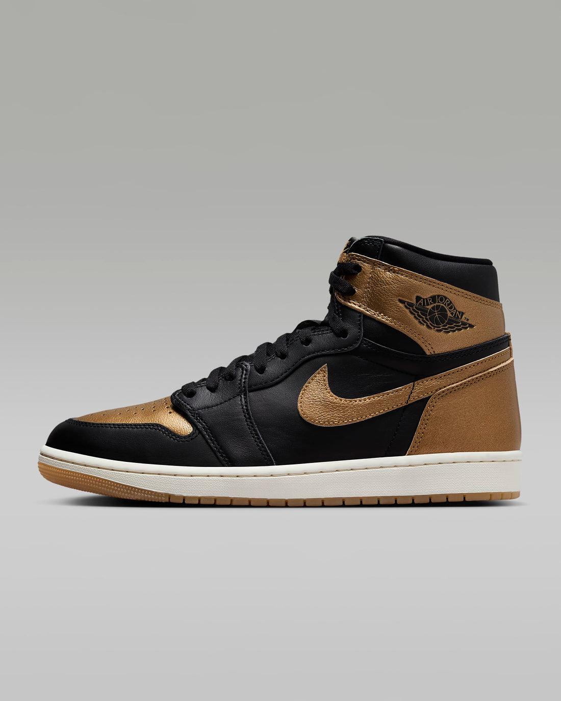 Air Jordan 1 Retro High OG "Black and Gold"