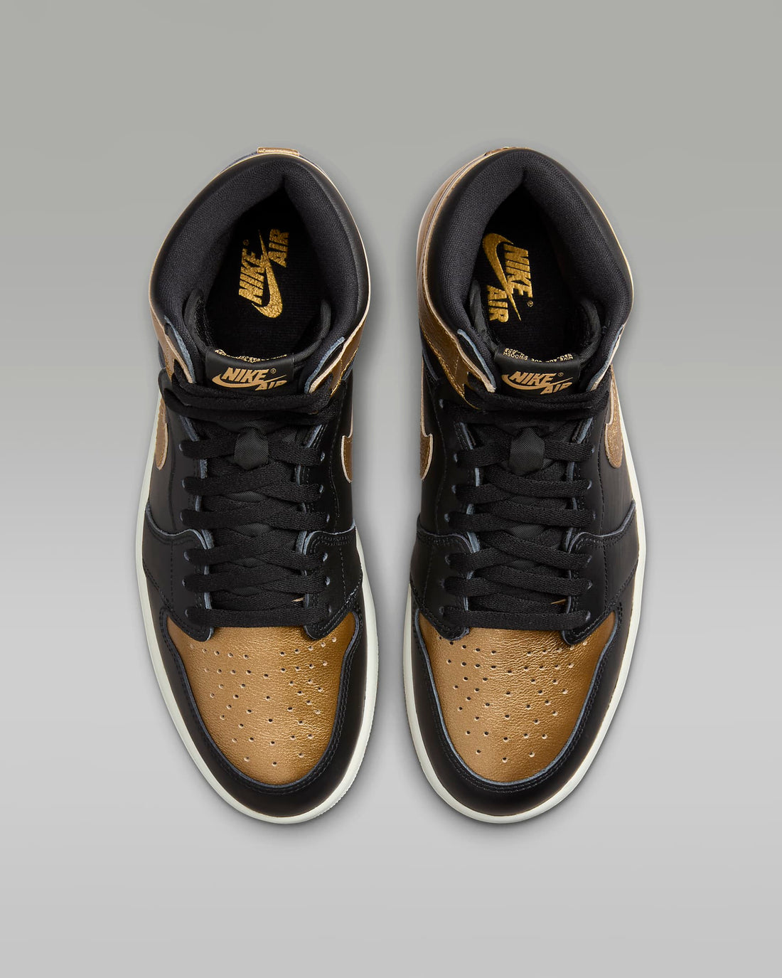 Air Jordan 1 Retro High OG "Black and Gold"