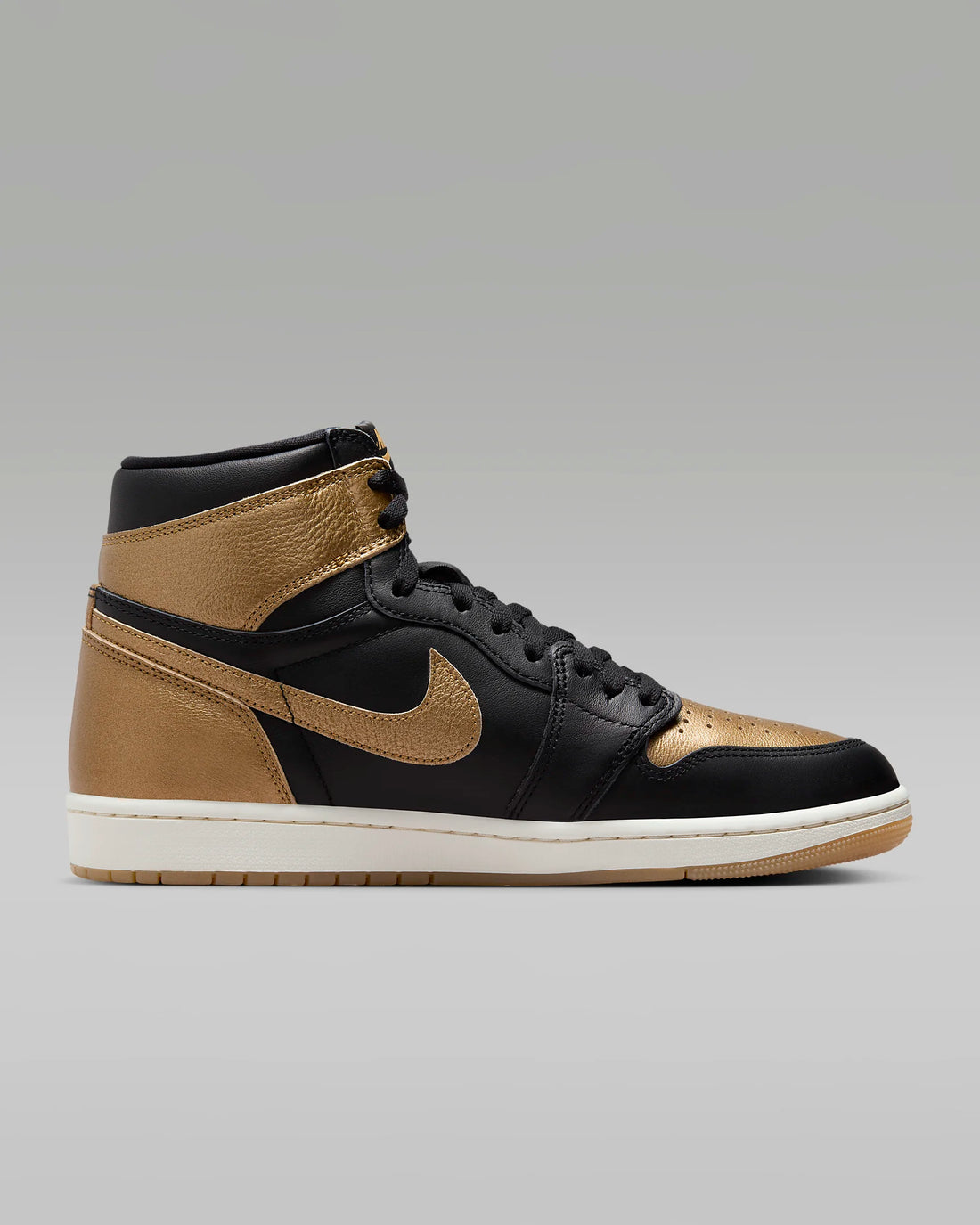 Air Jordan 1 Retro High OG "Black and Gold"